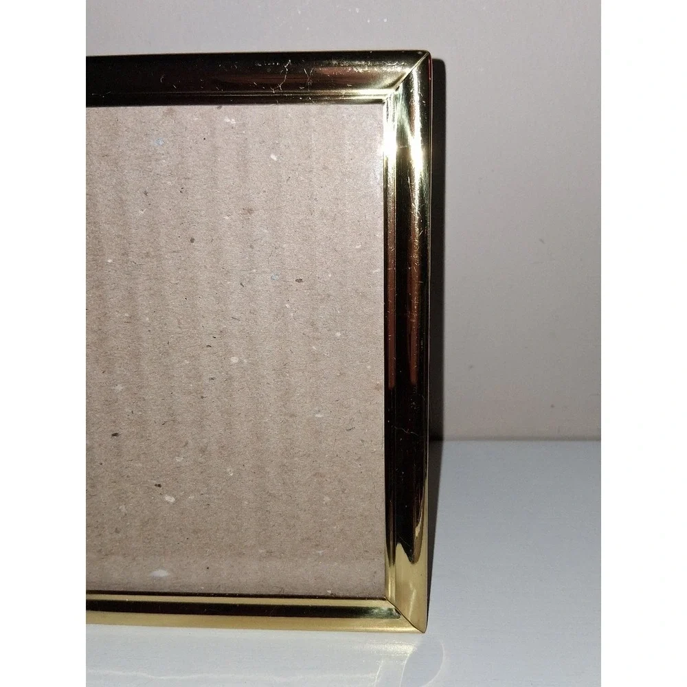 Vintage Gold Tone Picture Frame Fits 6 x 4 Photo Easel Back Desk Frame